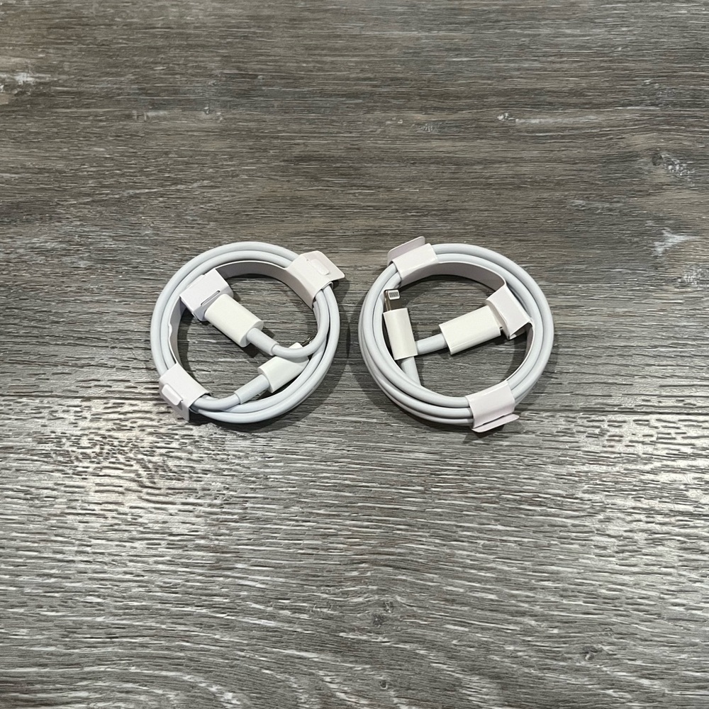 2x Iphone Fast Chargers